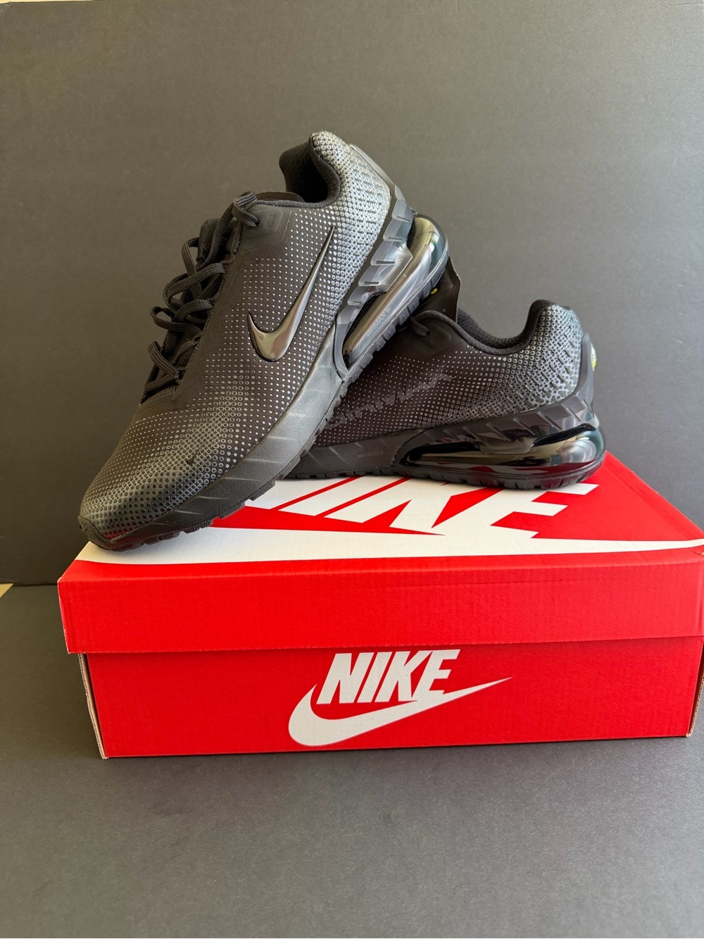 Nike Men's Air Max Phoenix All Black color